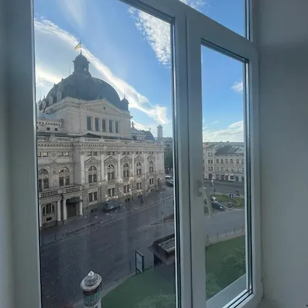 Apartment With The View Of The Opera House Львов Экстерьер фото