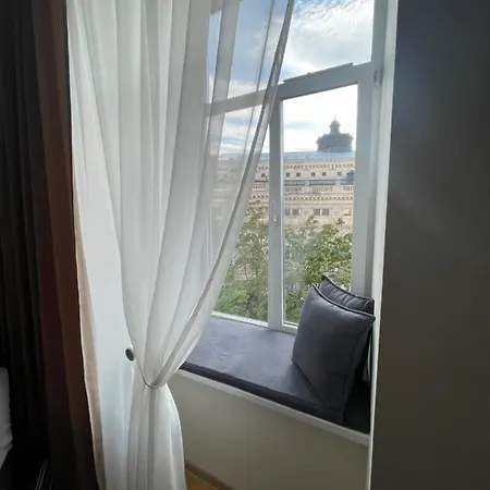 Apartment With The View Of The Opera House Львов Экстерьер фото